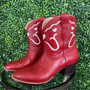 CITY BOOTS WOMEN'S THE ASPEN SHORT BOOT